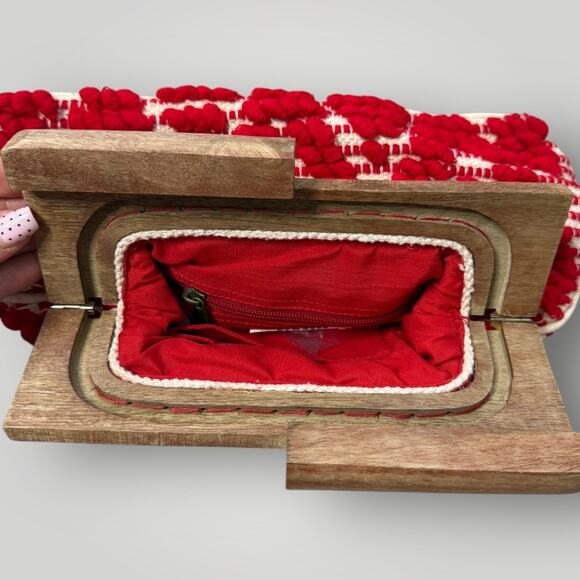 NEW Fabulous Mj New York Red Clutch Bag - Picture 3 of 9